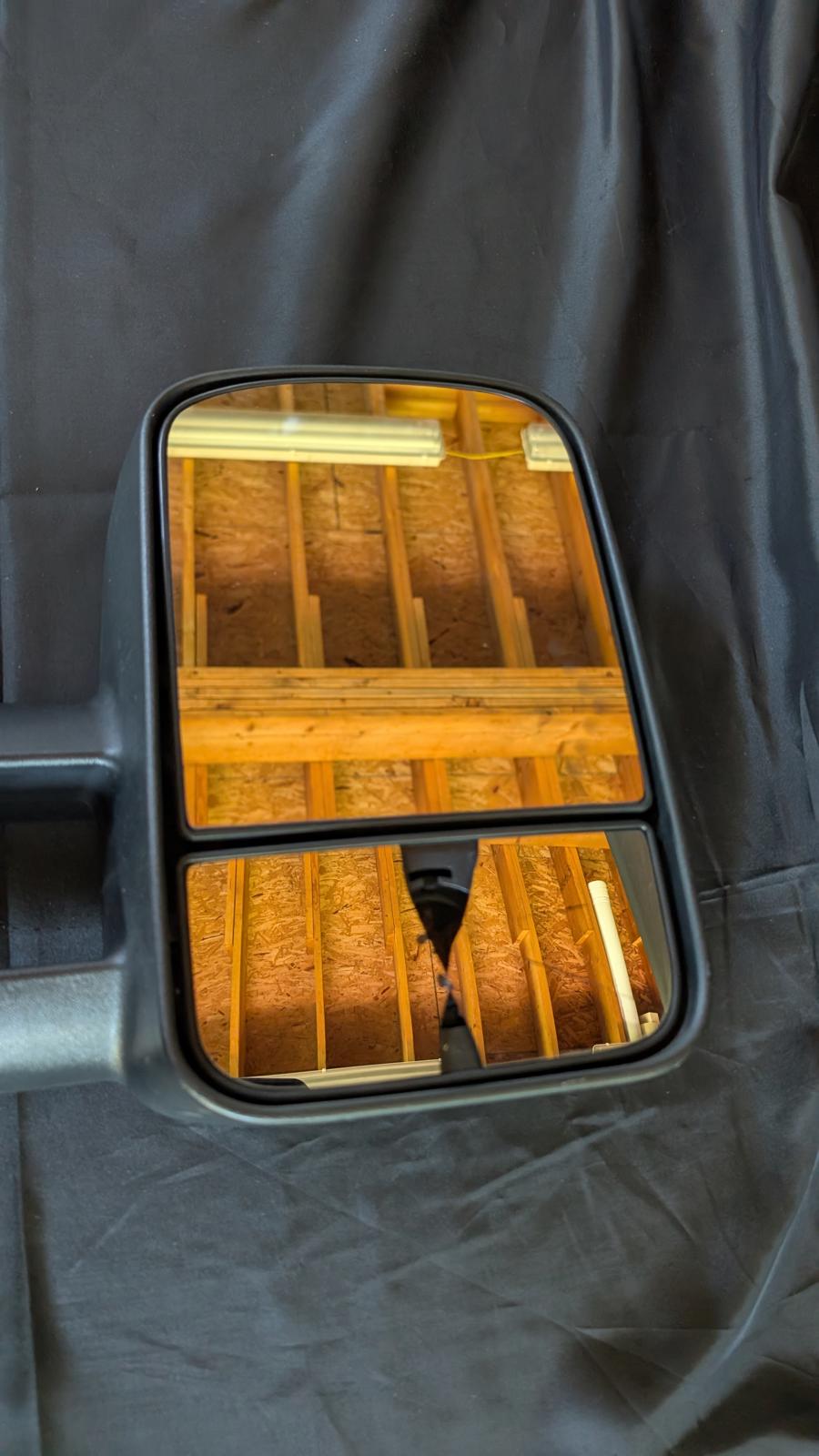 Tow-Style Power Side Mirror – Main Glass Needed Only – Small Mirror Cracked