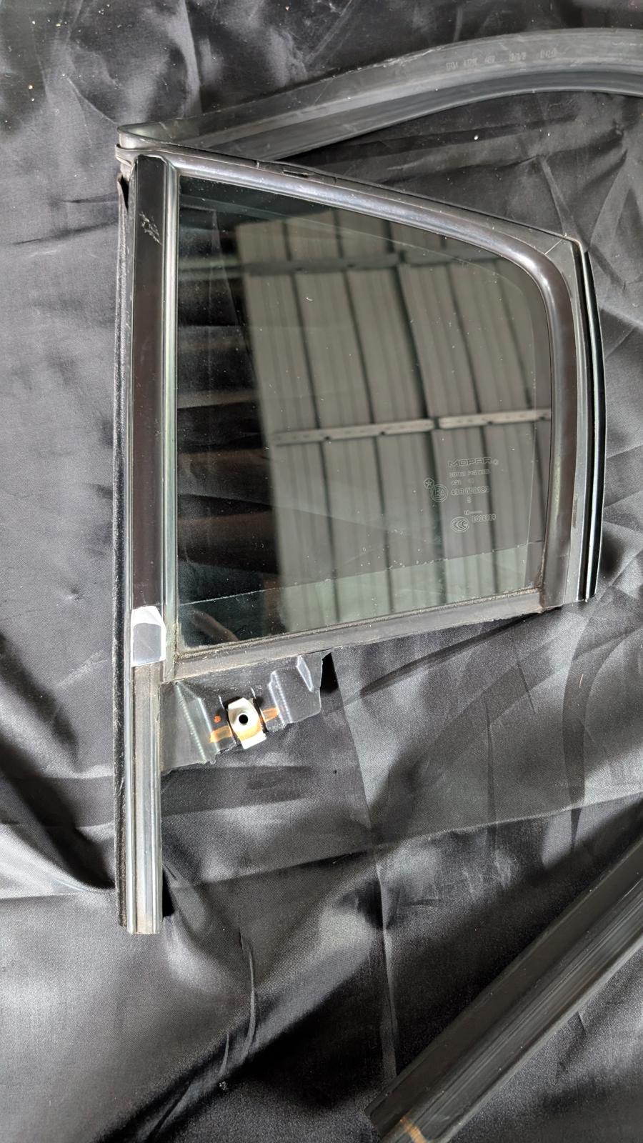 OEM Mopar 2011–2023 Dodge Charger Rear Left Vent Glass – DOT865 FYG M535