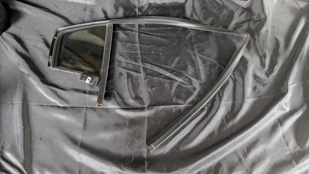 OEM Mopar 2011–2023 Dodge Charger Rear Left Vent Glass – DOT865 FYG M535