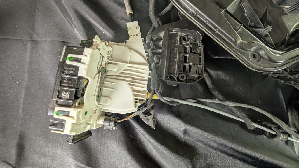 Mercedes-Benz W166/X166 Front Left Door Assembly OEM