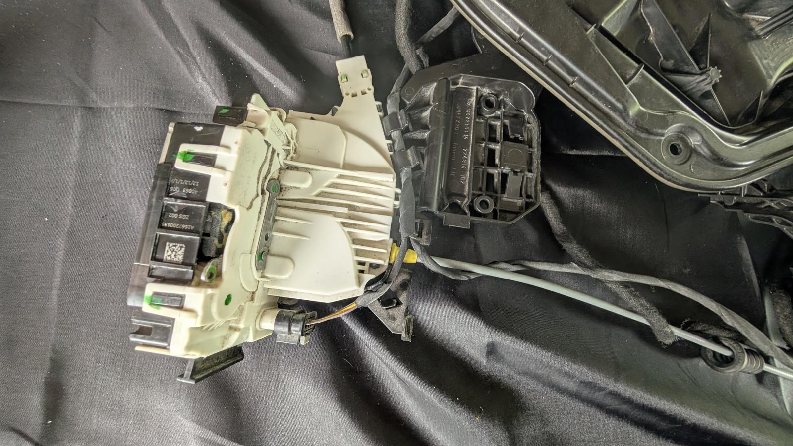 Mercedes-Benz W166/X166 Front Left Door Assembly OEM