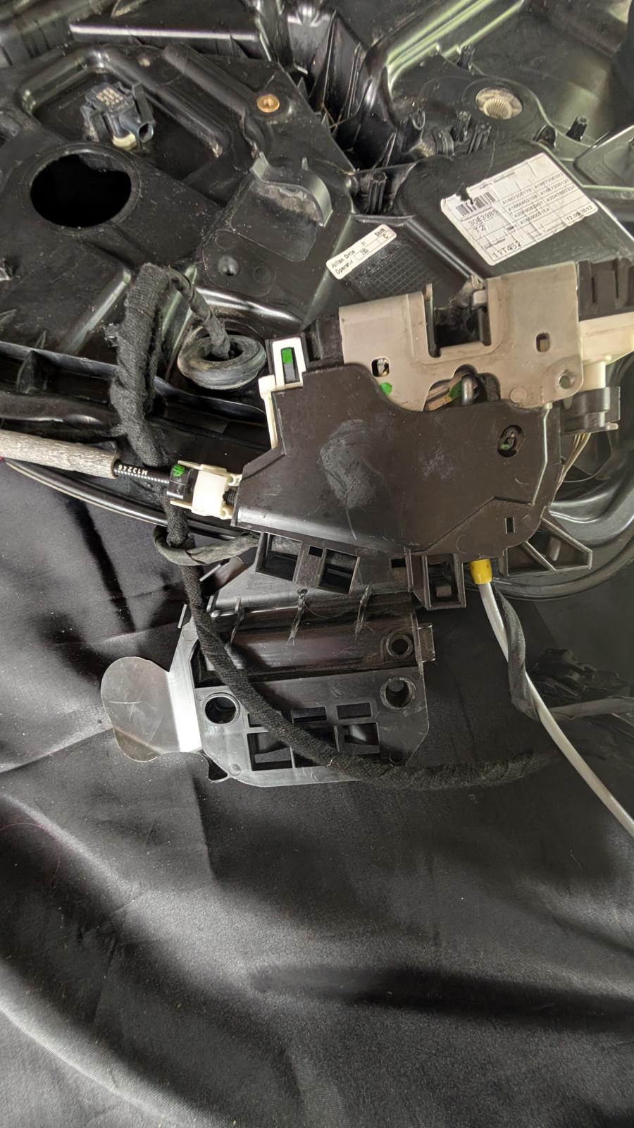 Mercedes-Benz W166/X166 Front Left Door Assembly OEM