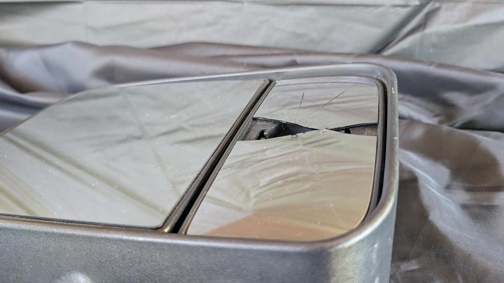 Tow-Style Power Side Mirror – Main Glass Needed Only – Small Mirror Cracked