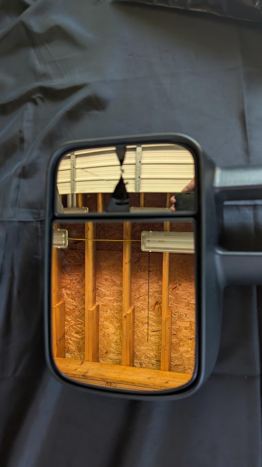 Tow-Style Power Side Mirror – Main Glass Needed Only – Small Mirror Cracked